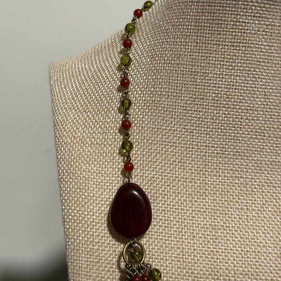 AVON | Green and Red Beaded Necklace - Picture 4 of 6